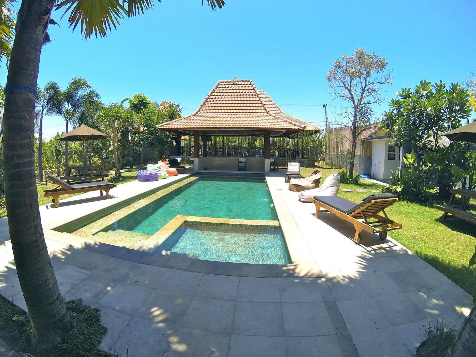 Guest house Premier Surf Camp Canggu (Bali)