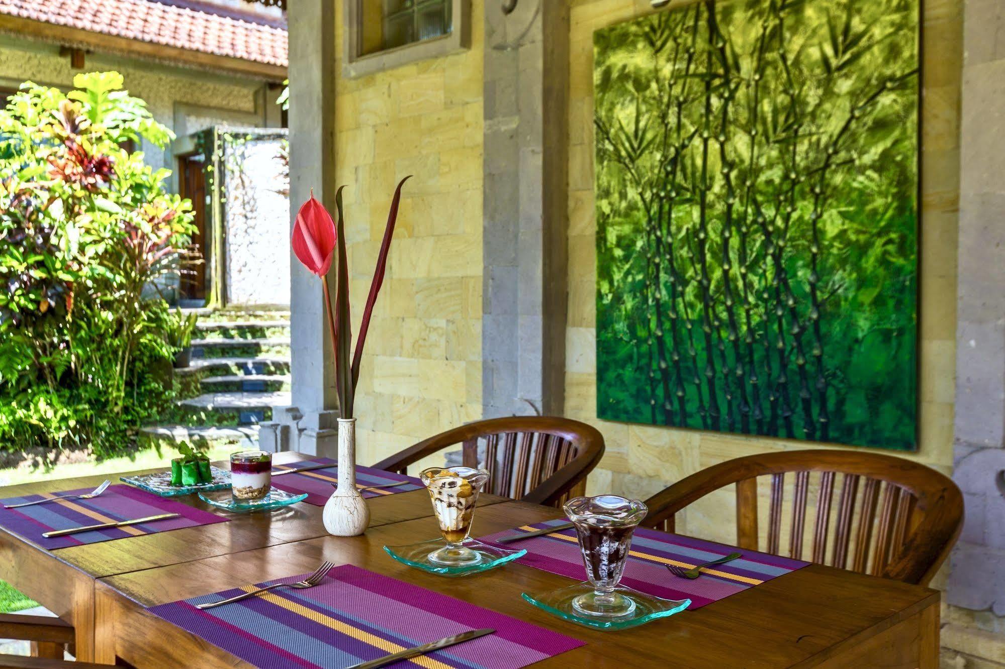 Resort Hotel Villa Ubud 3*