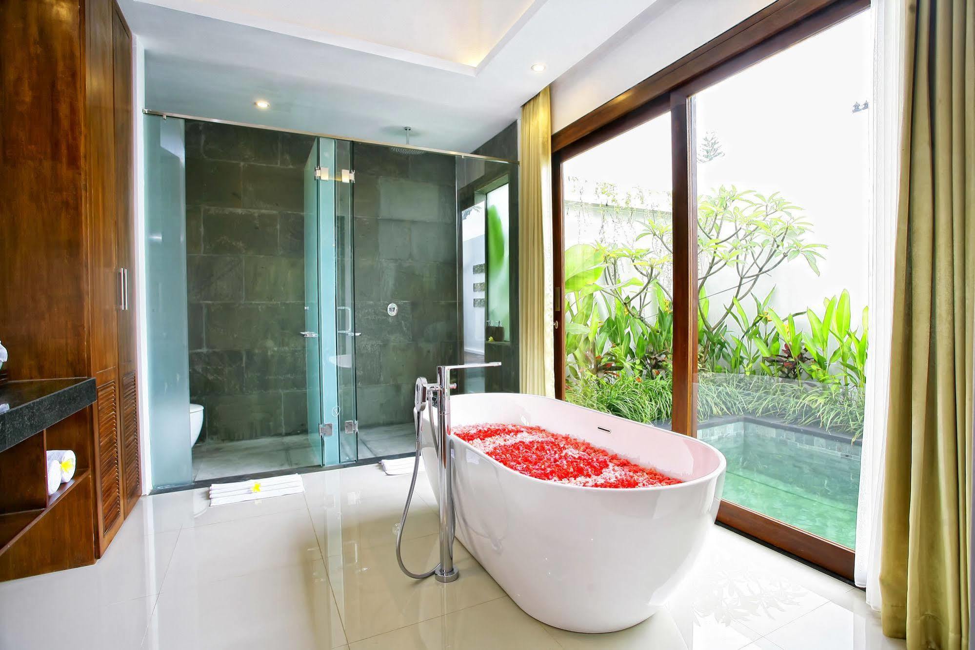 Anari Kuta Villa *