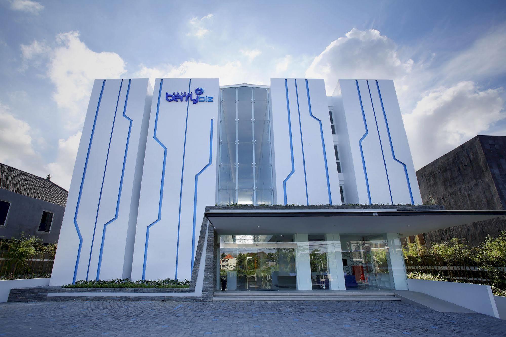 Berry Biz Hotel 3*