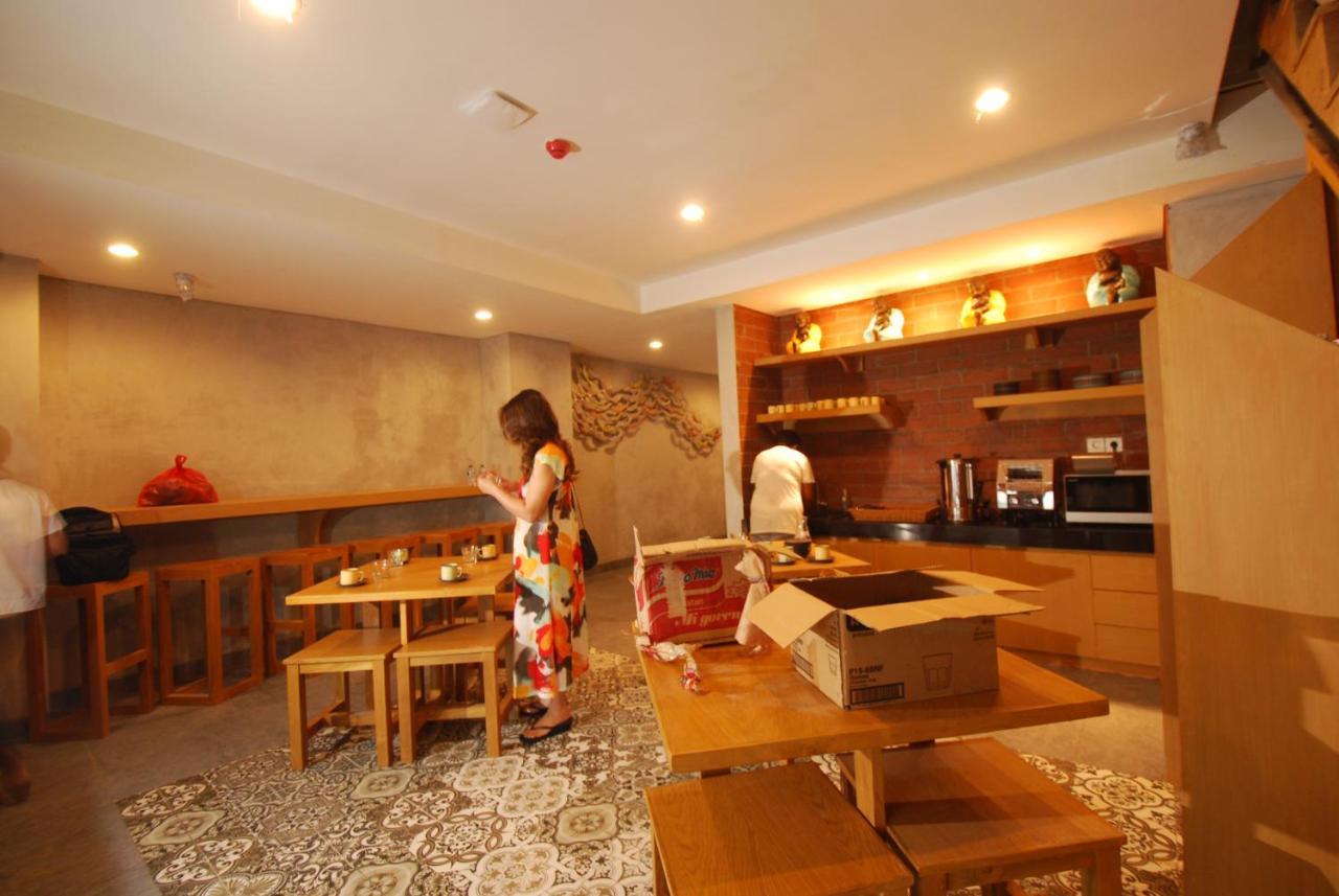 Hostel Dbeds Kuta