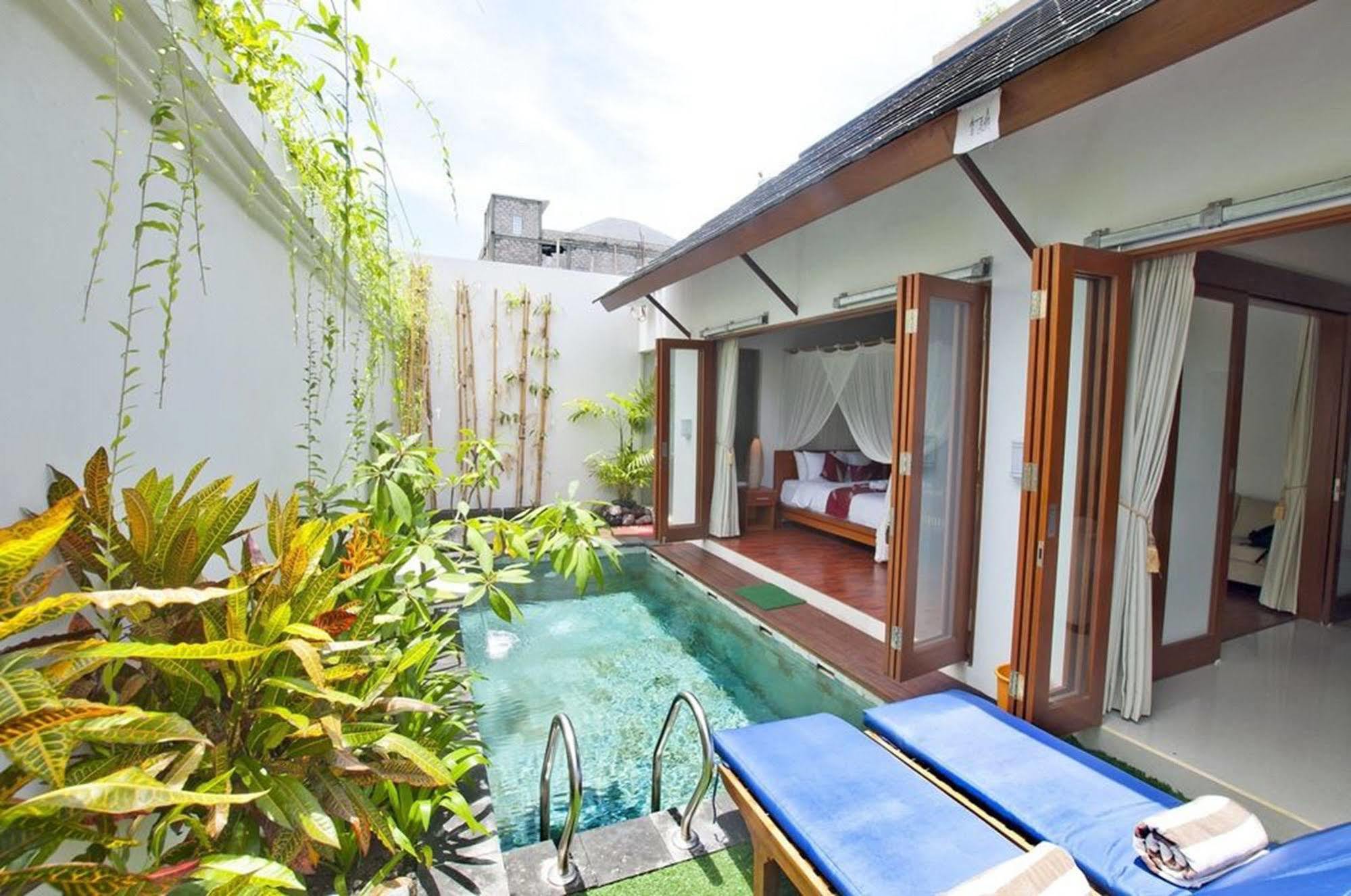 Bougainville * Seminyak (Bali)