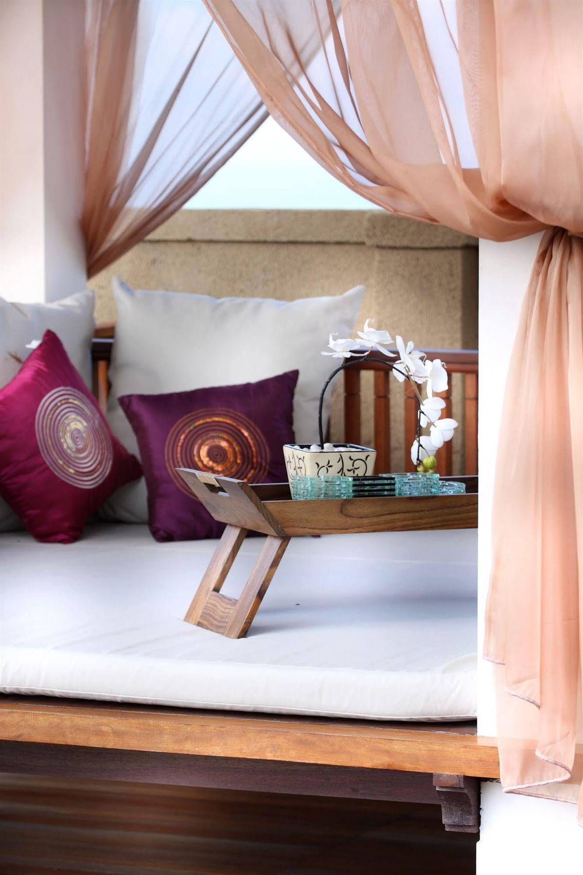 Villa Airis Luxury And *