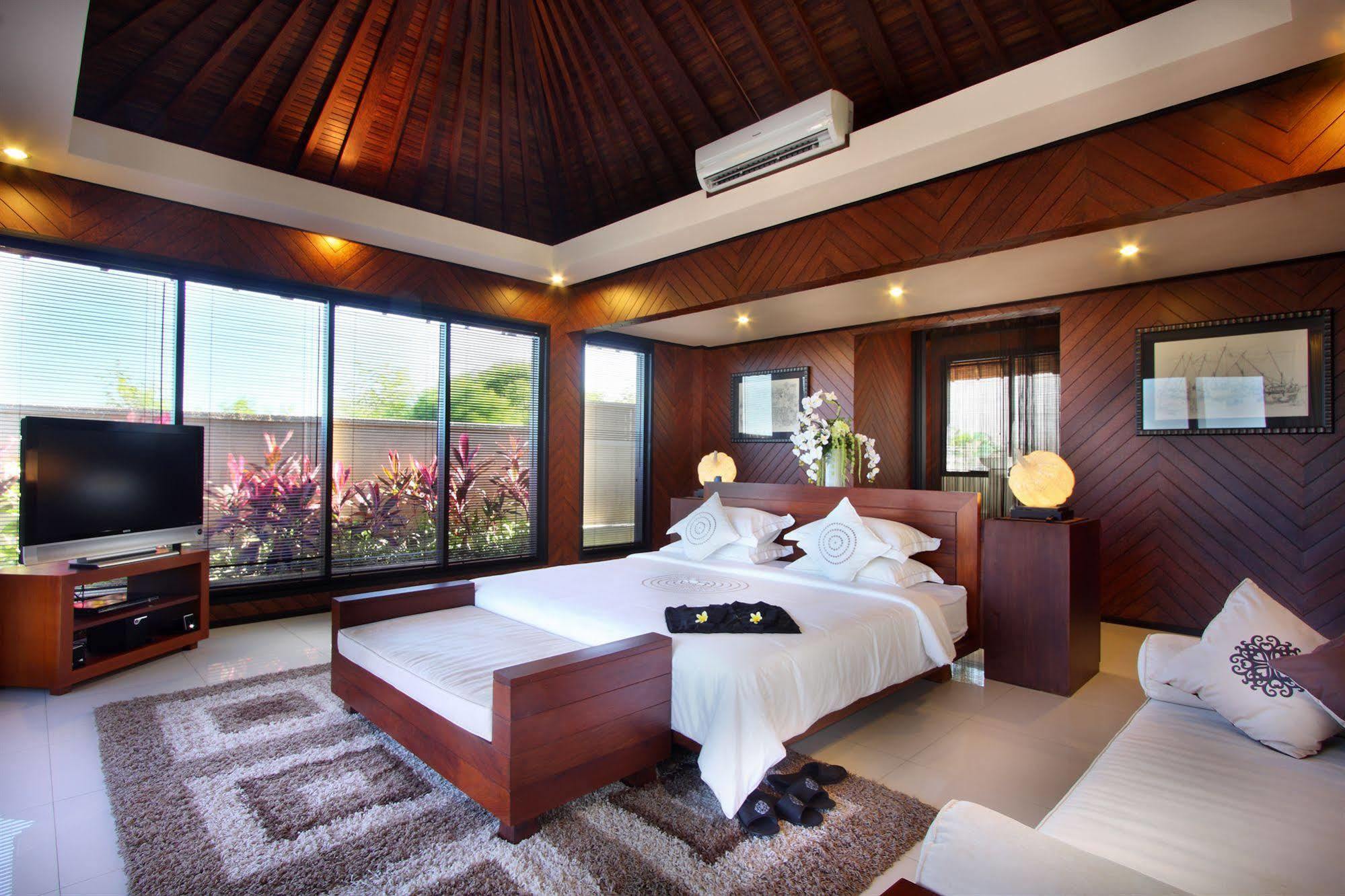 Airis Luxury And *