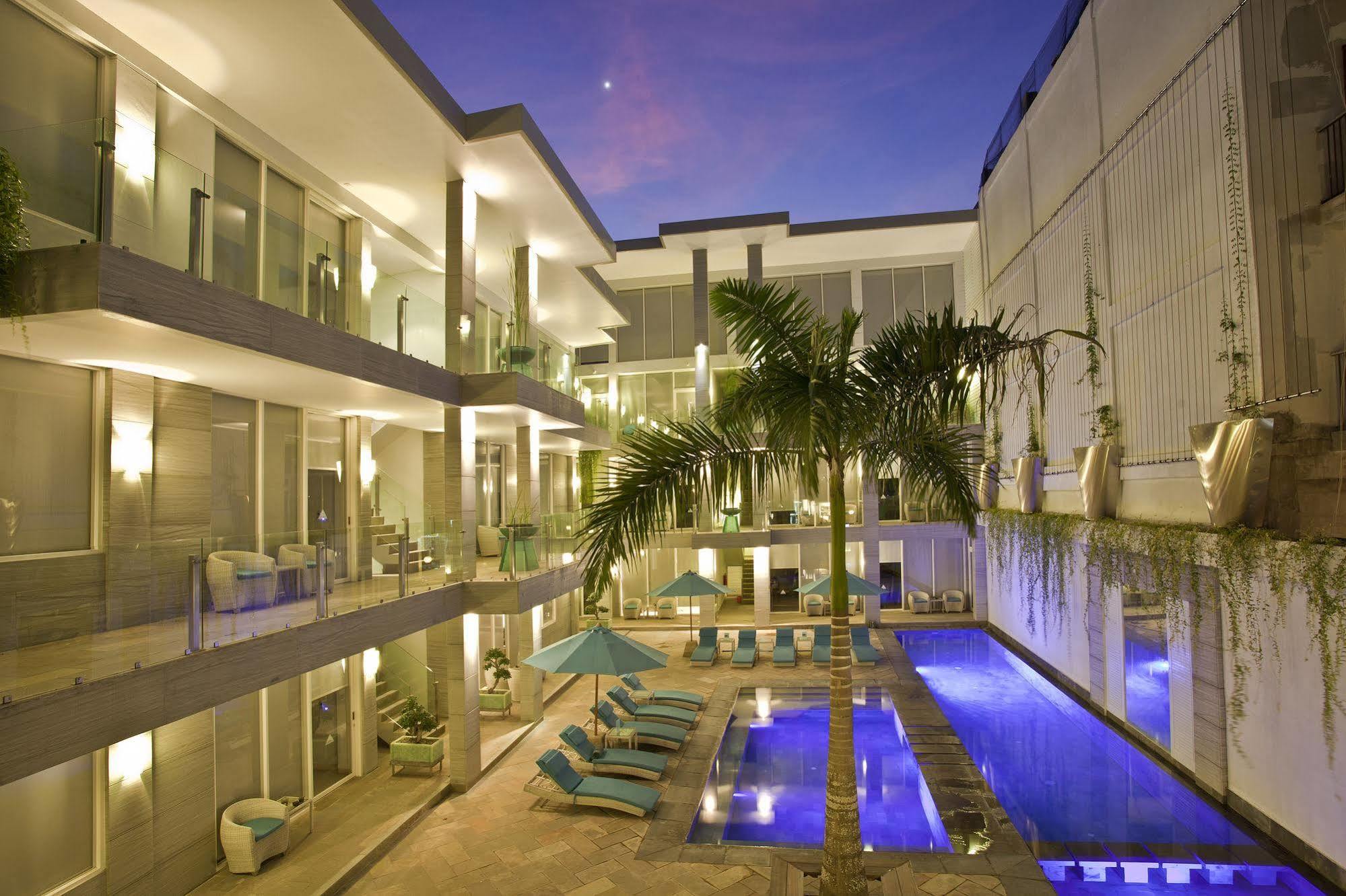 Hotel Aq-va & Seminyak 4*