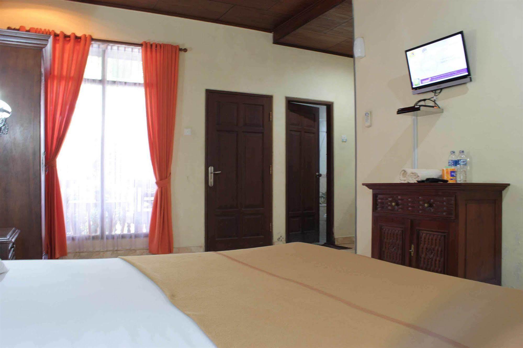 Oyo 1930 Ananda Hotel Sanur (Bali)