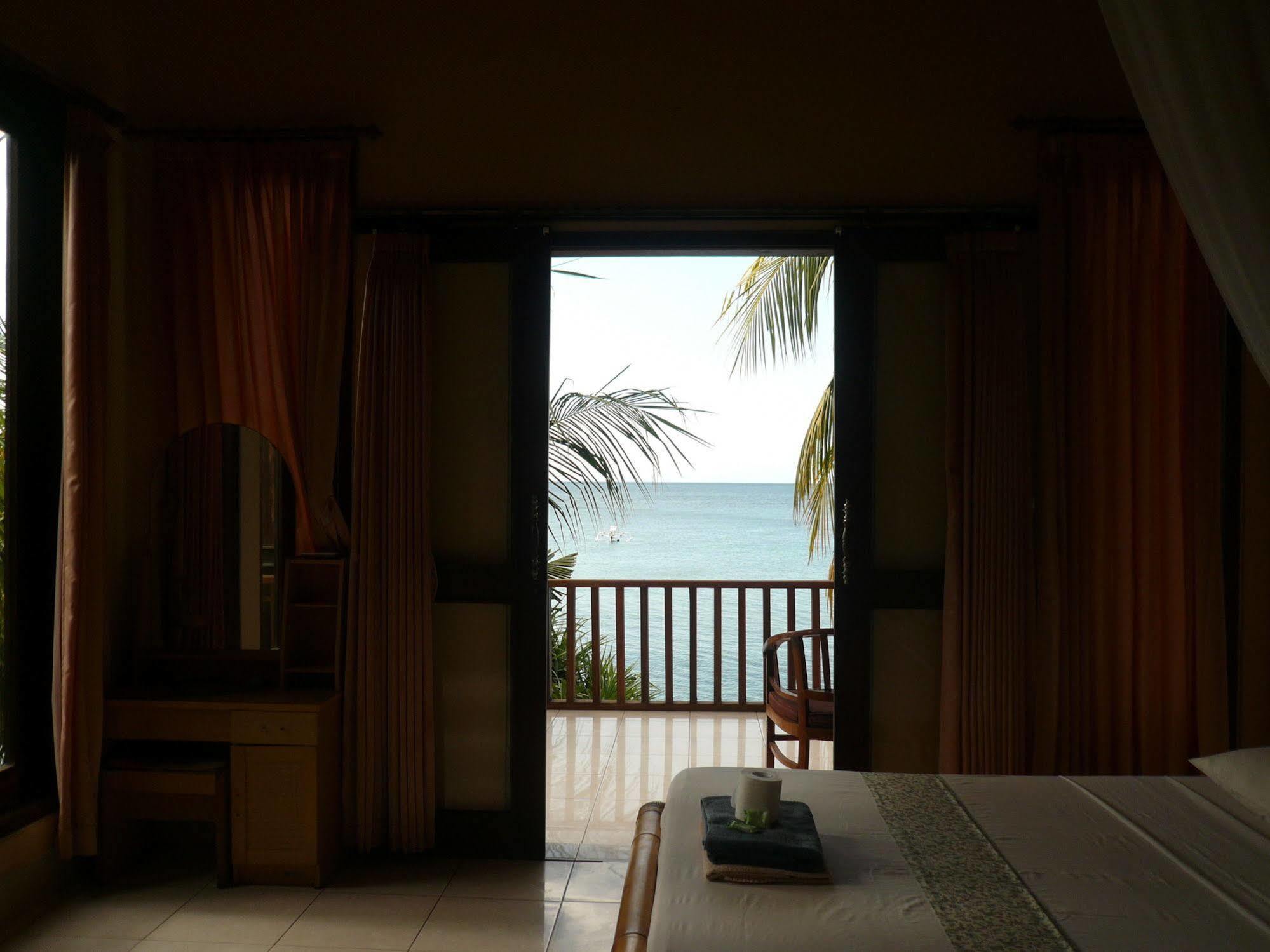 Vienna Amed (Bali)