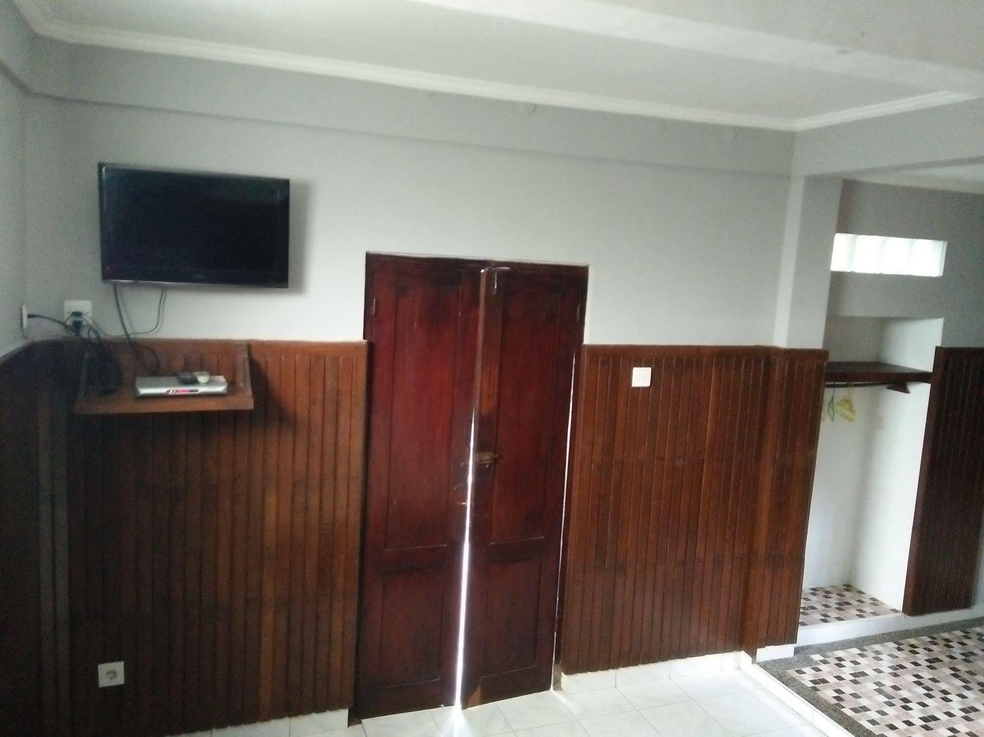 Puri Mandhara Wisma tamu *