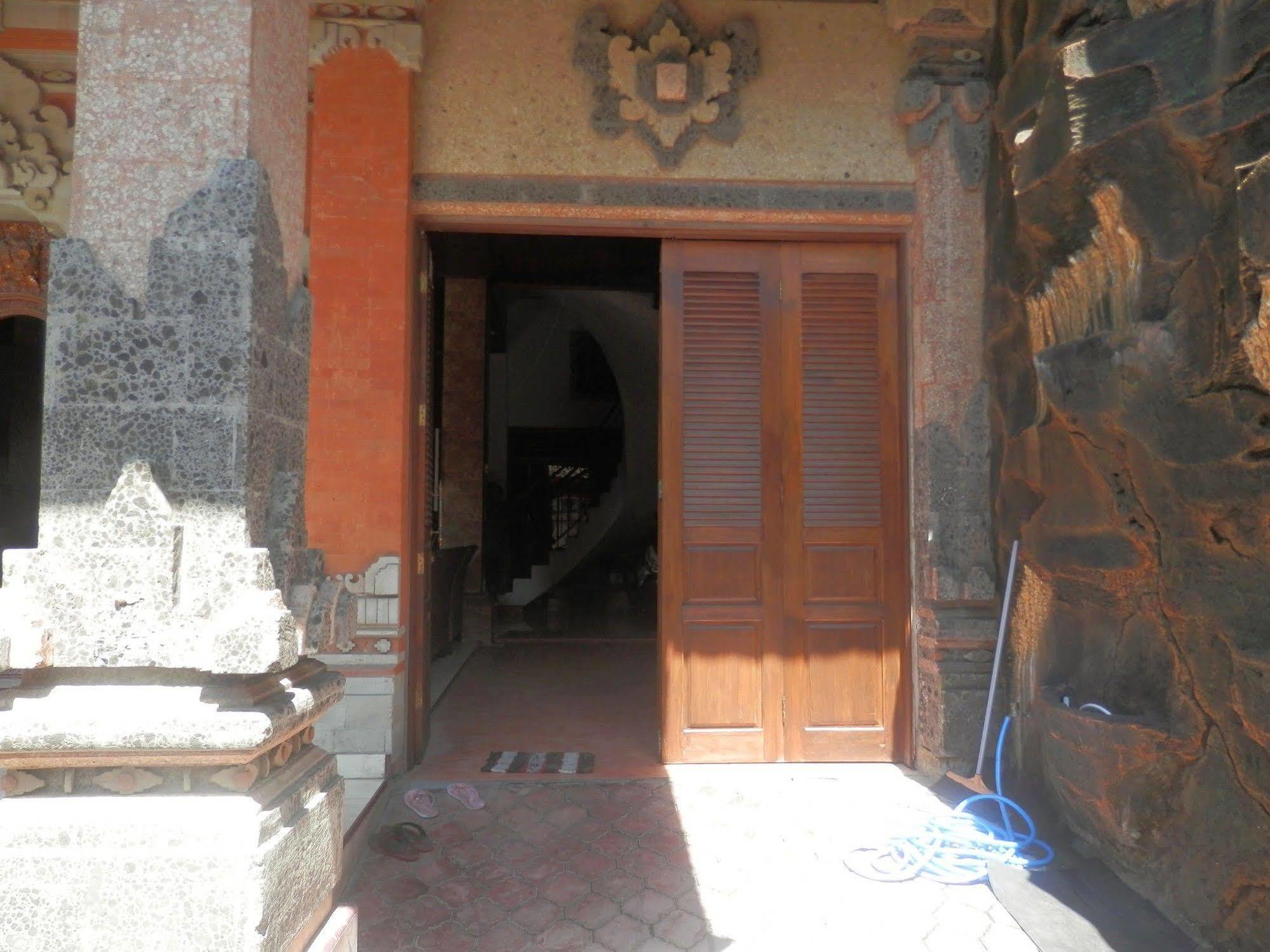 Ratih Bali
