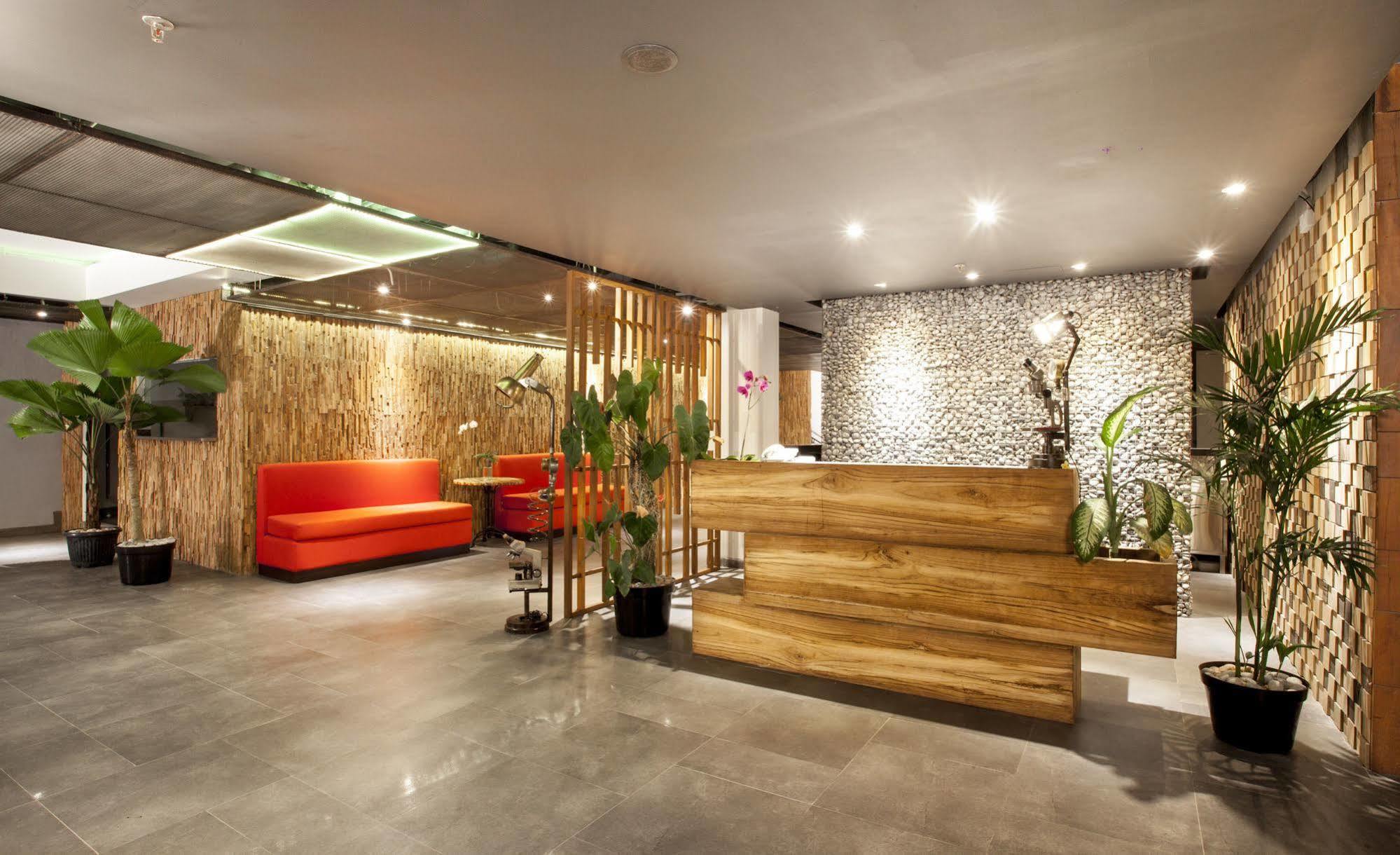 Hotel Daun Bali Seminyak 3*