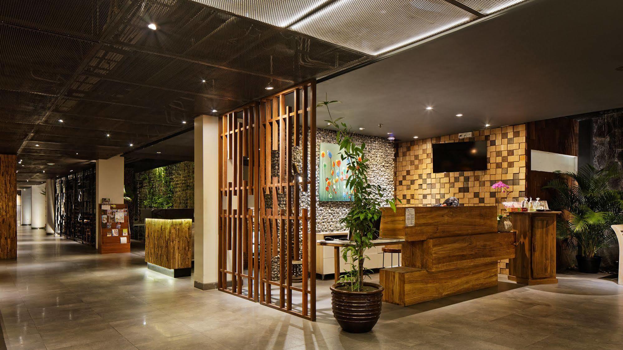 Hotel Daun Bali Seminyak 3*