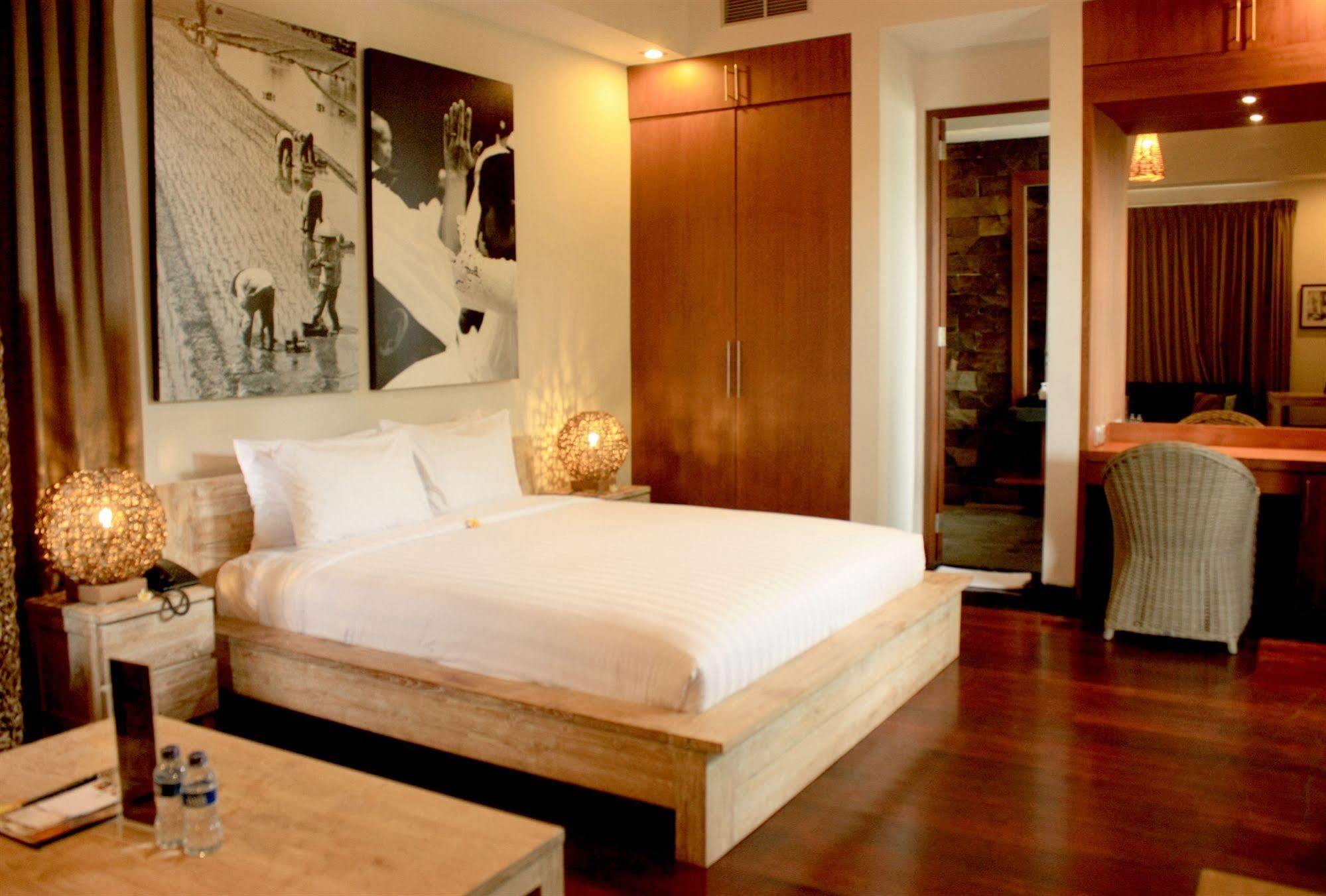 The Dipan Resort, And 4* Seminyak (Bali)
