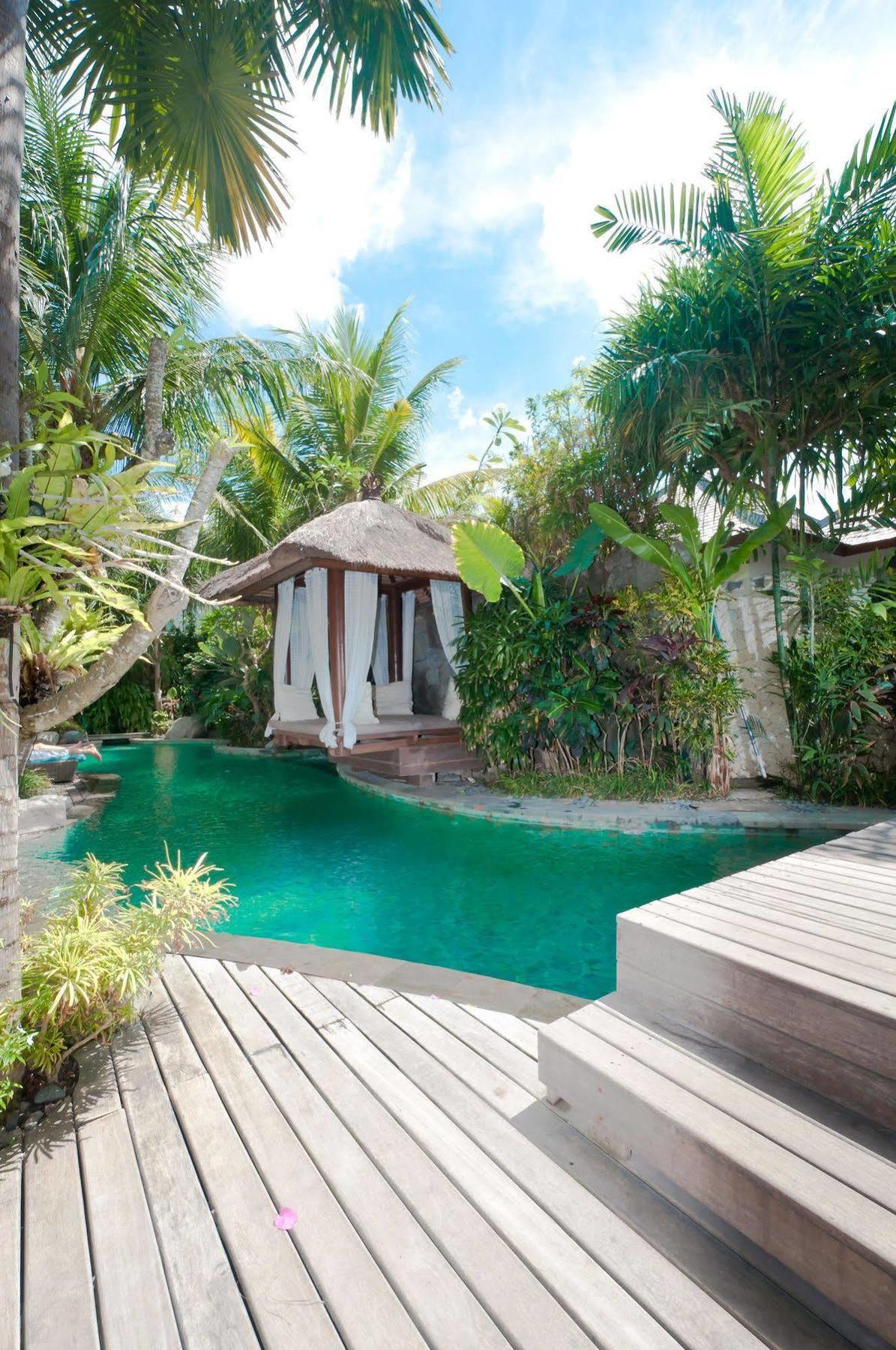 The Dipan Resort, And 4* Seminyak (Bali)