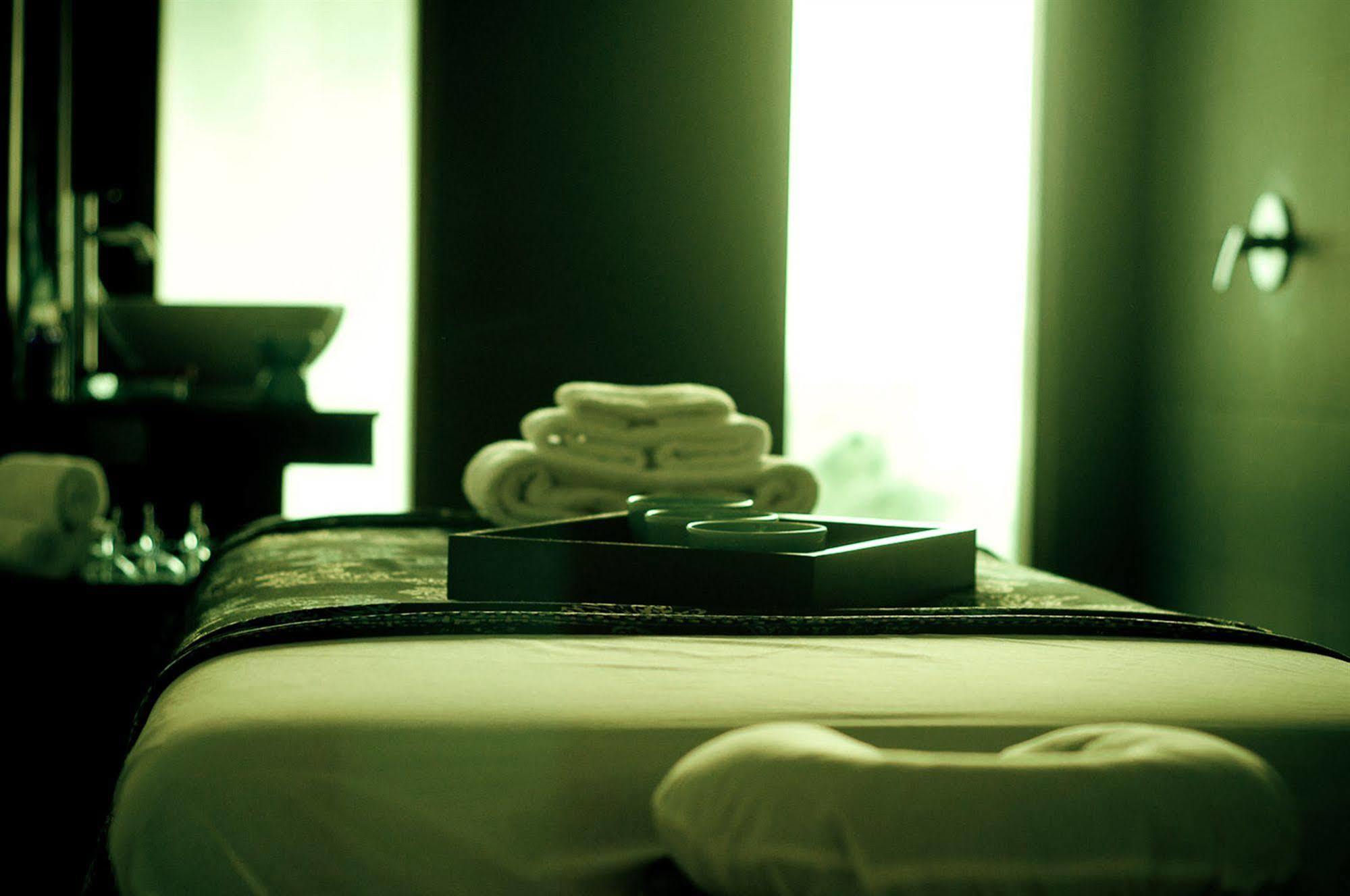 The Dipan Resort, And 4* Seminyak (Bali)