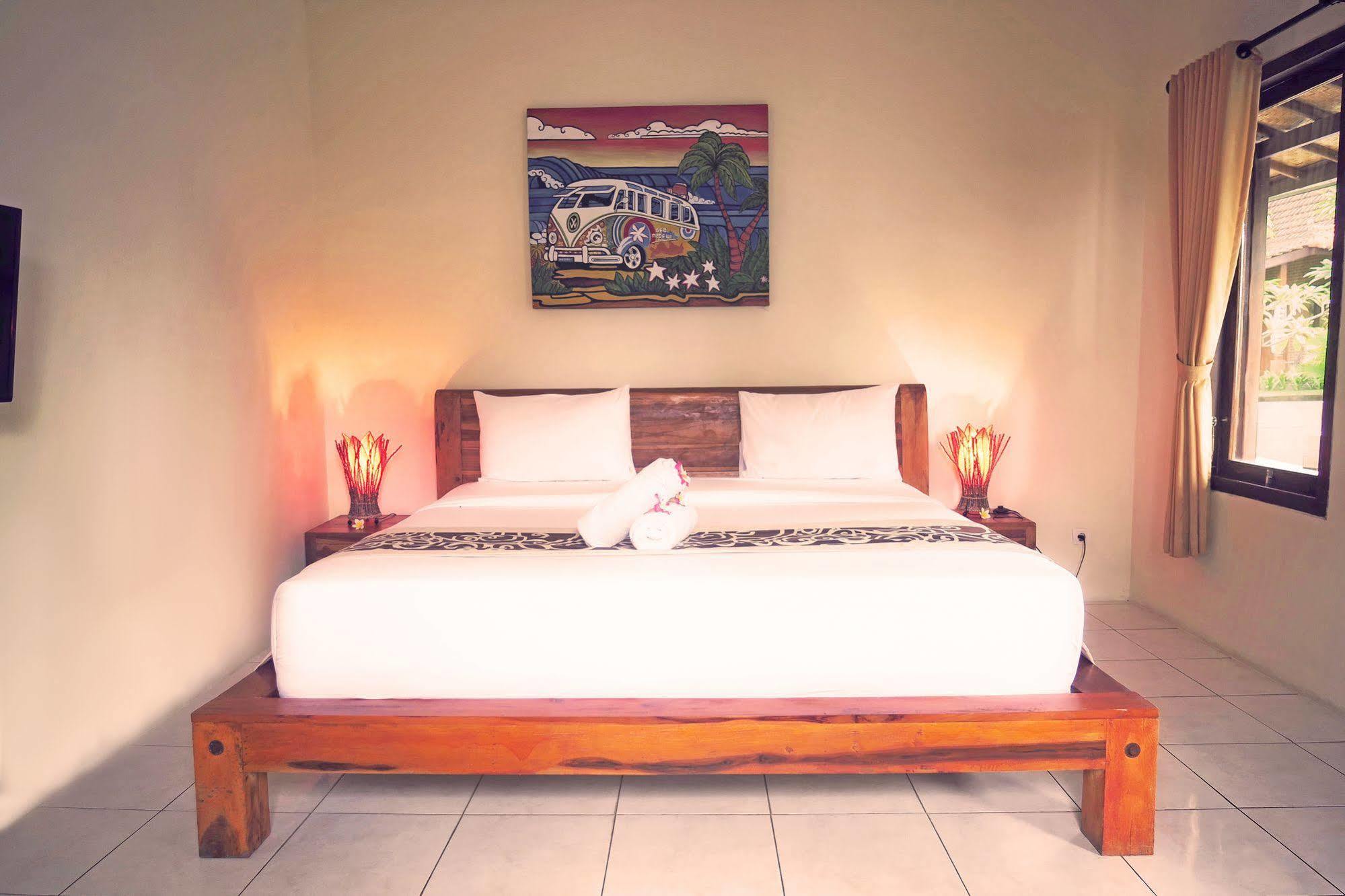 Arton & Club 4* Pulukan