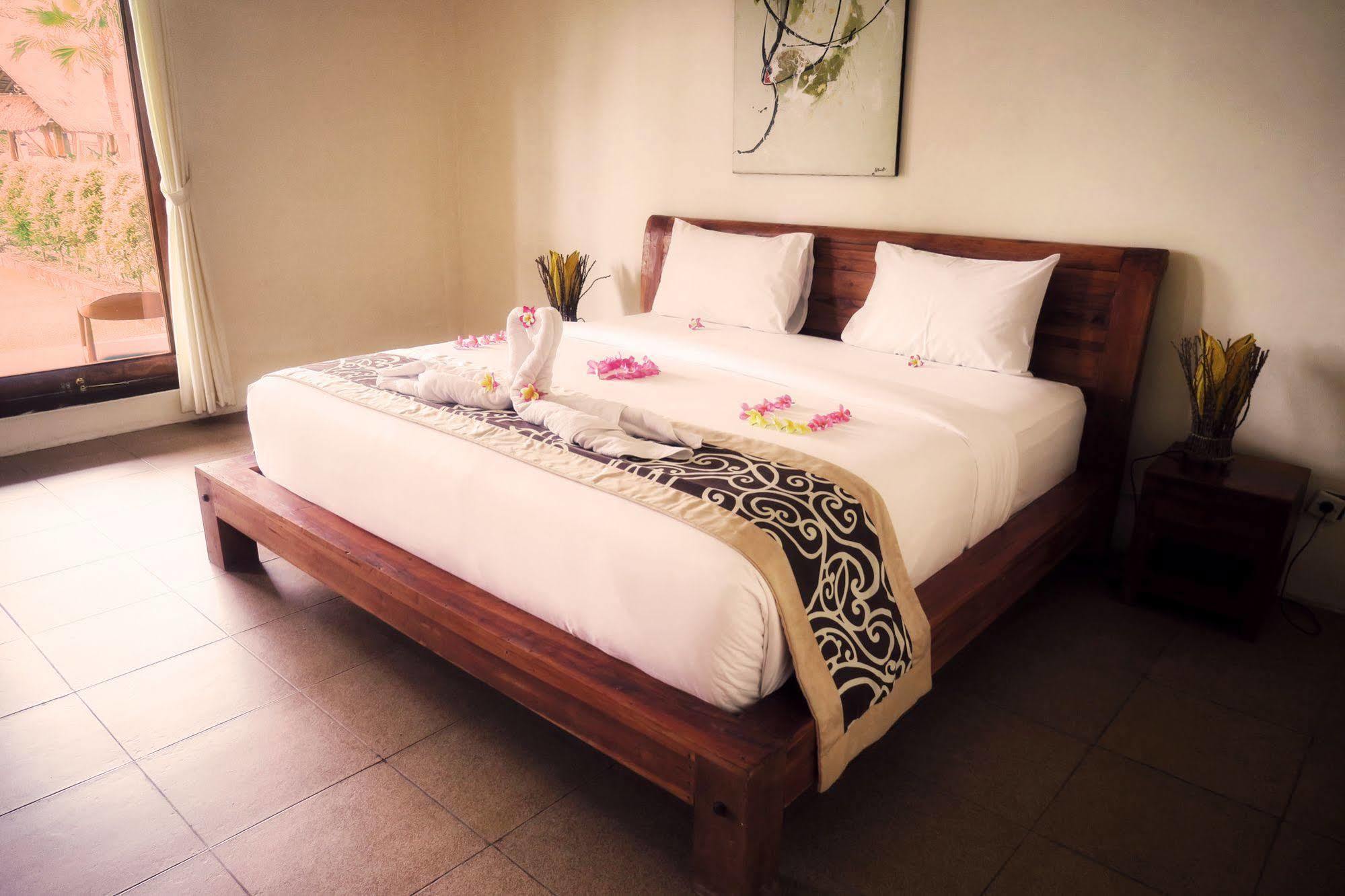 Arton & Club 4* Pulukan