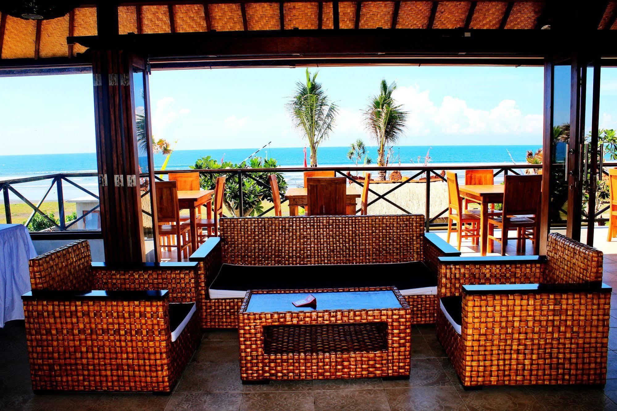 Arton & Club Pulukan