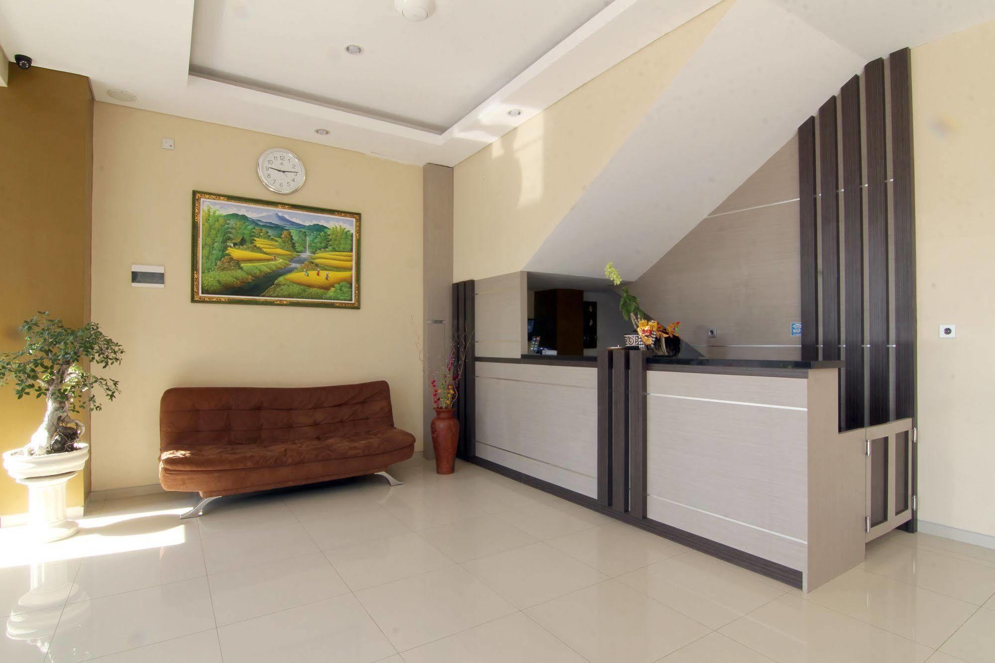 Mandari Hotel 2*