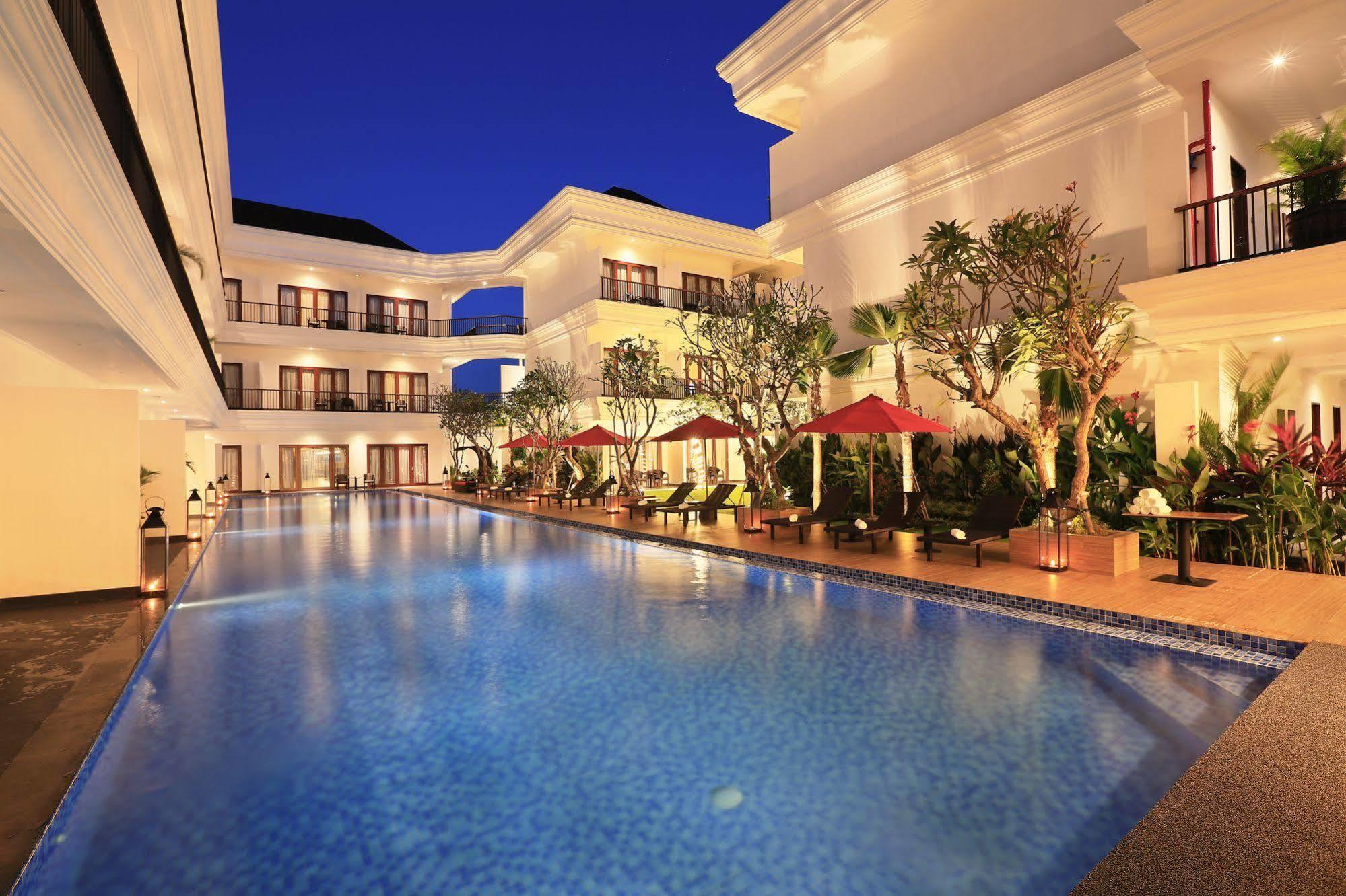 Grand Palace - Bali Hotel