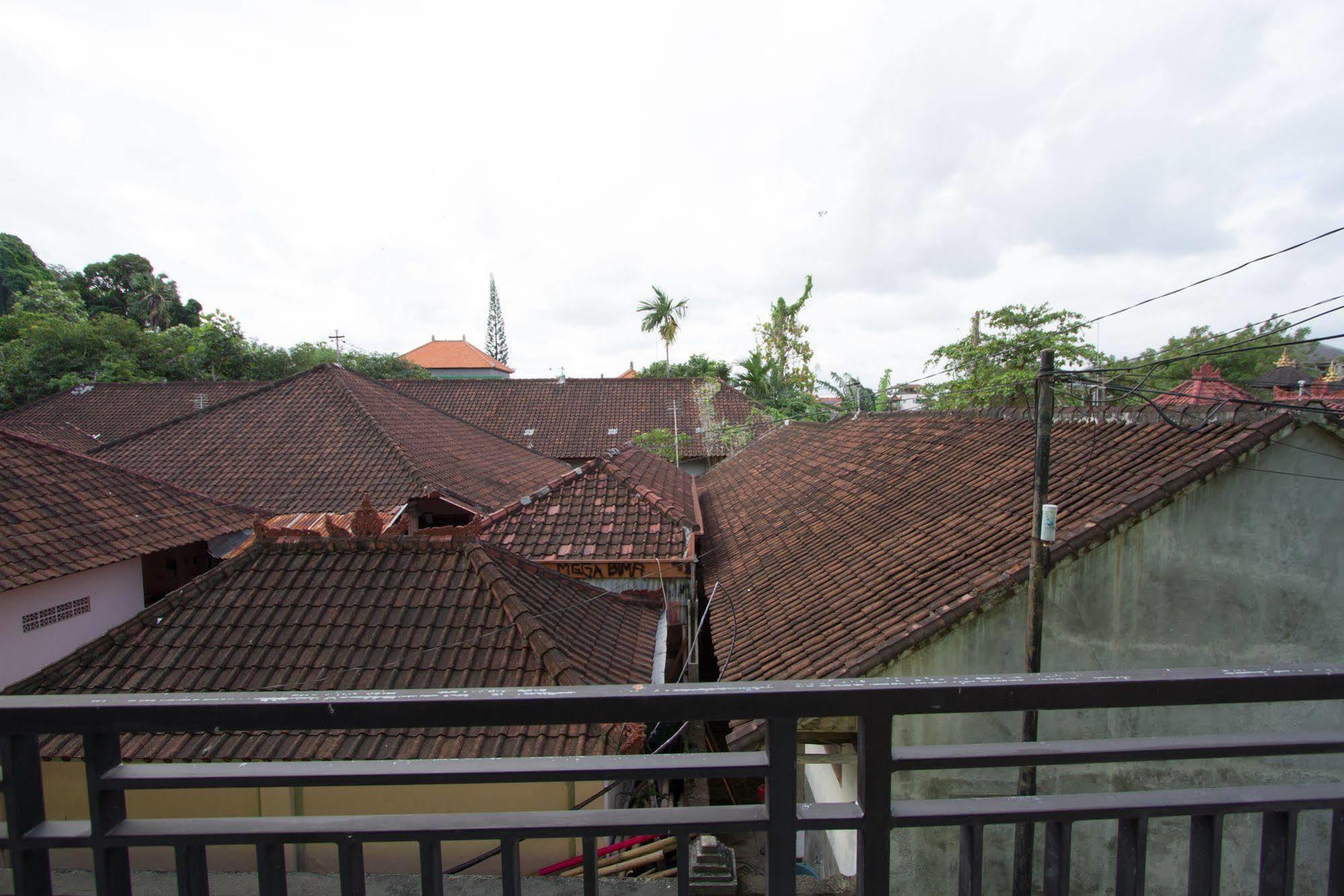 Oyo 3950 The Ratna Hotel Kuta (Bali)