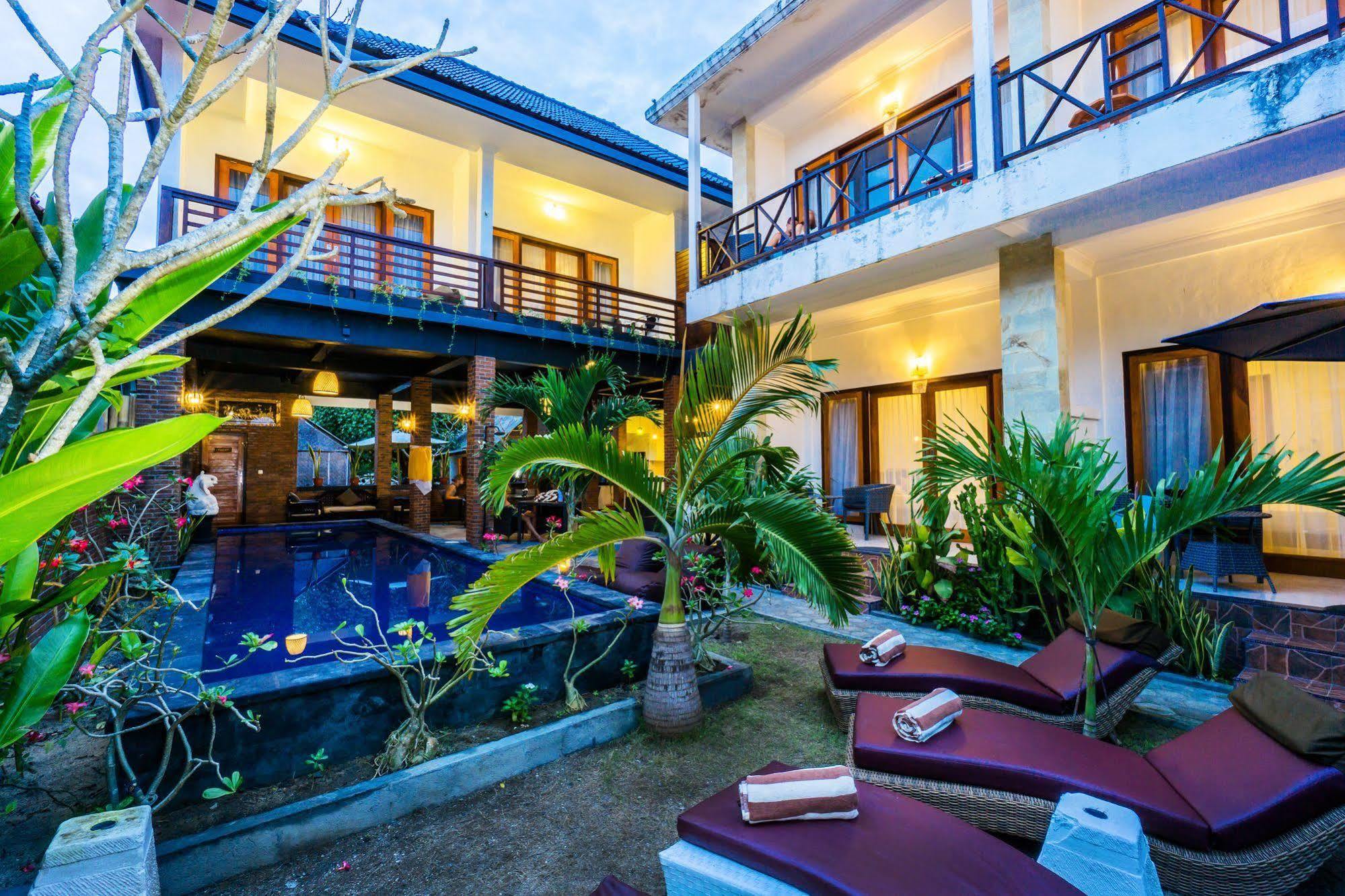 Nyuh Gading Lembongan *