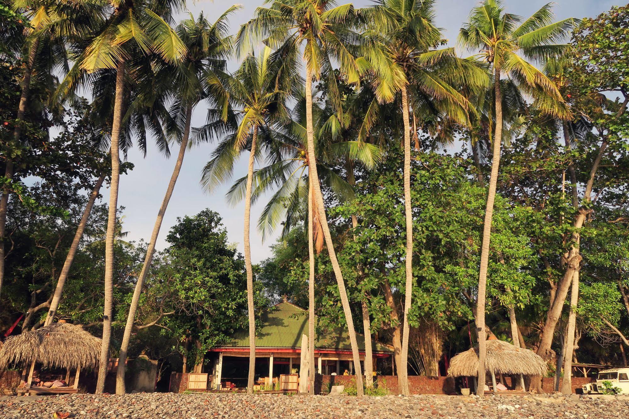 Resort Cili Emas Oceanside Tejakula