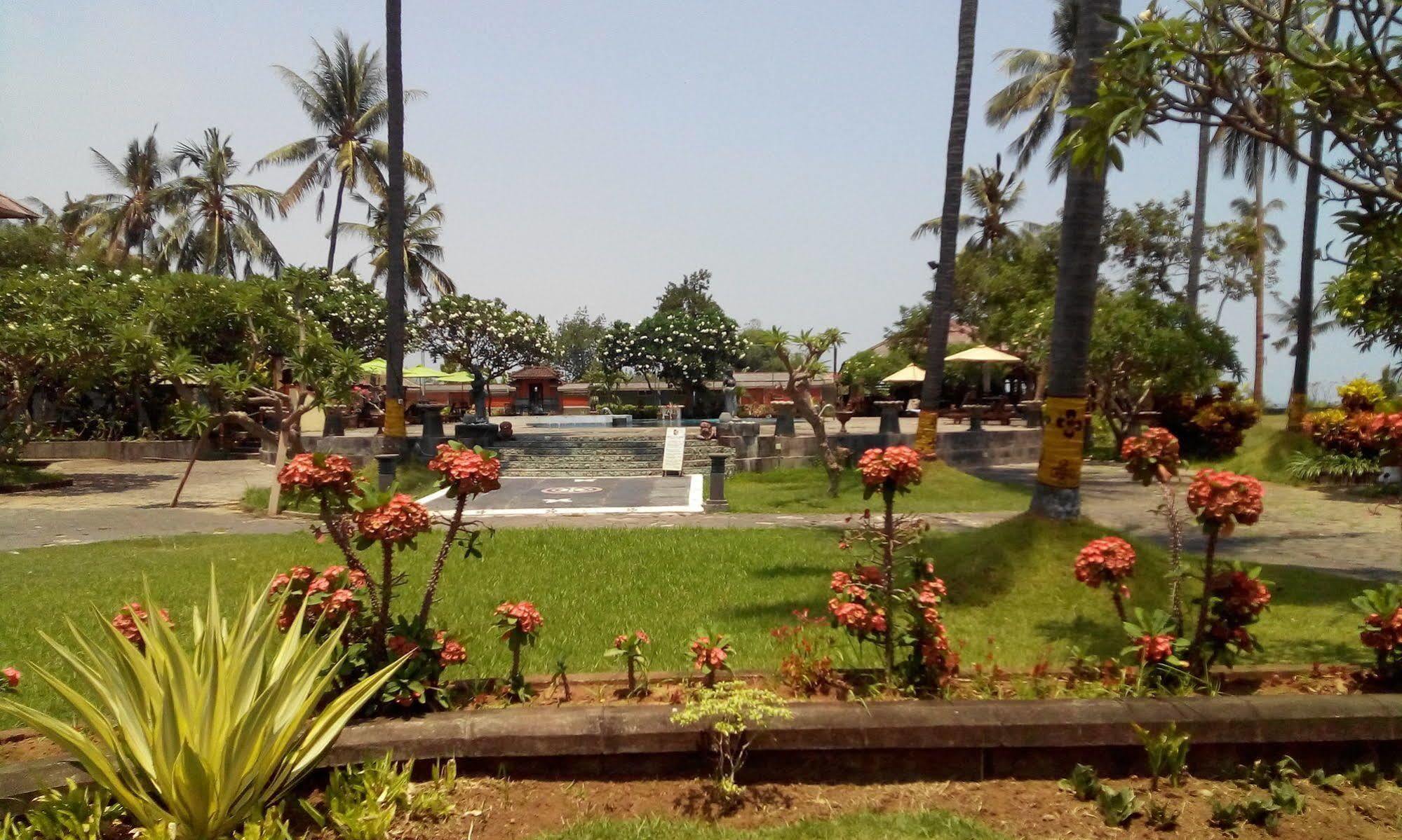 Brits Hotel Lovina (Bali)