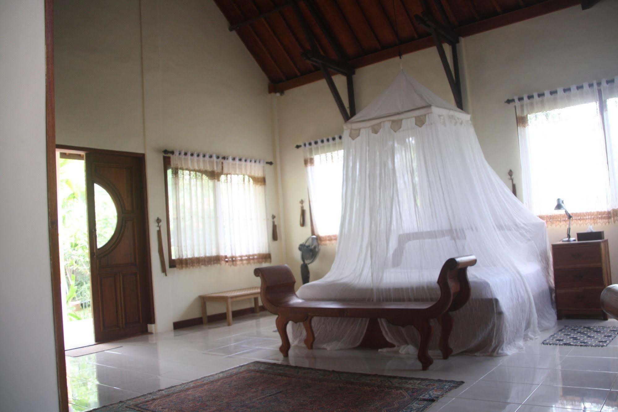 Hotel Hibiscus House Bali 3*