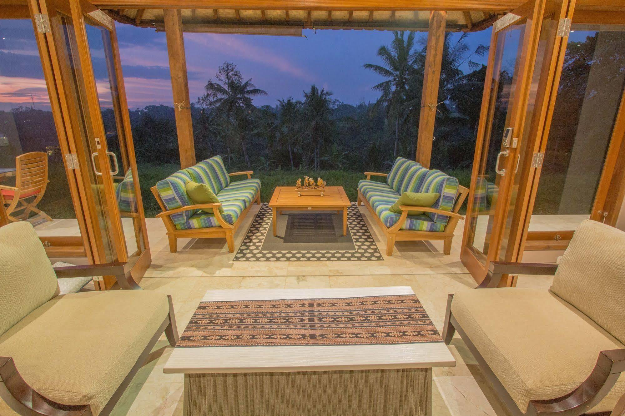 Wake In Paradise And Luxury Lebah Villas Villa