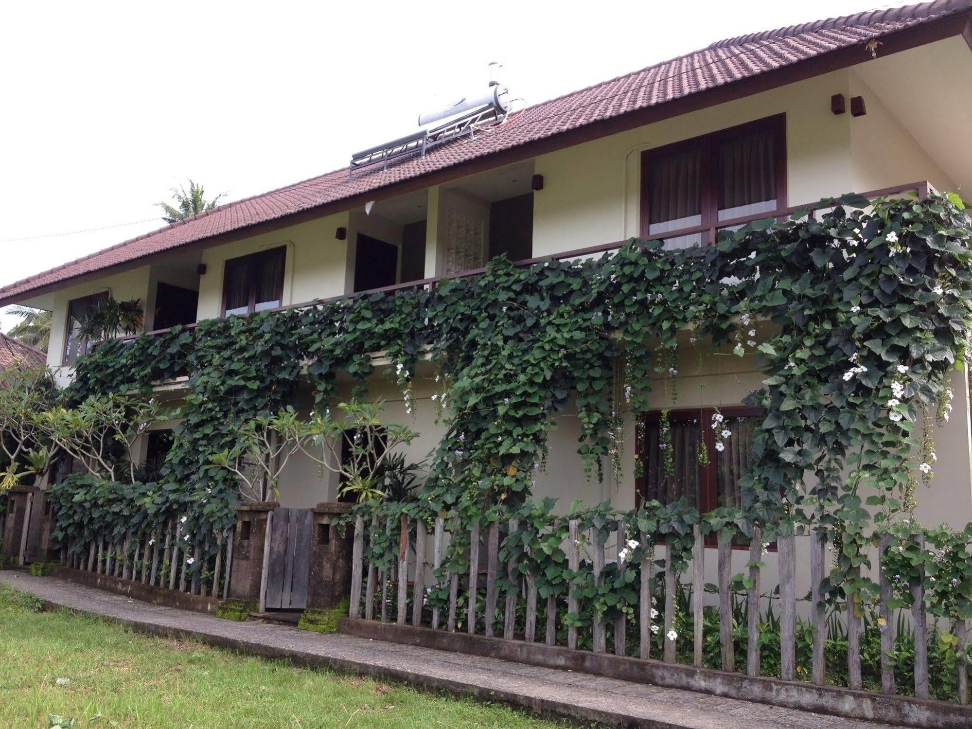 Rumah Taman Guest house 3*