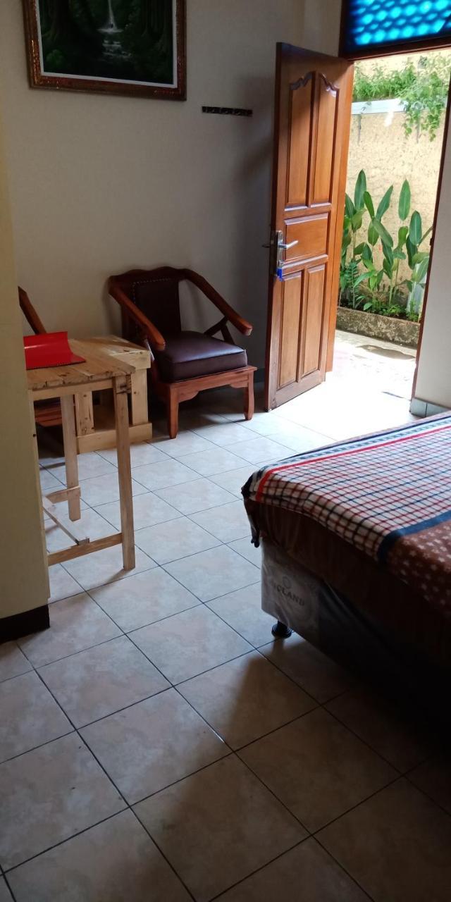 Homestay Hari *