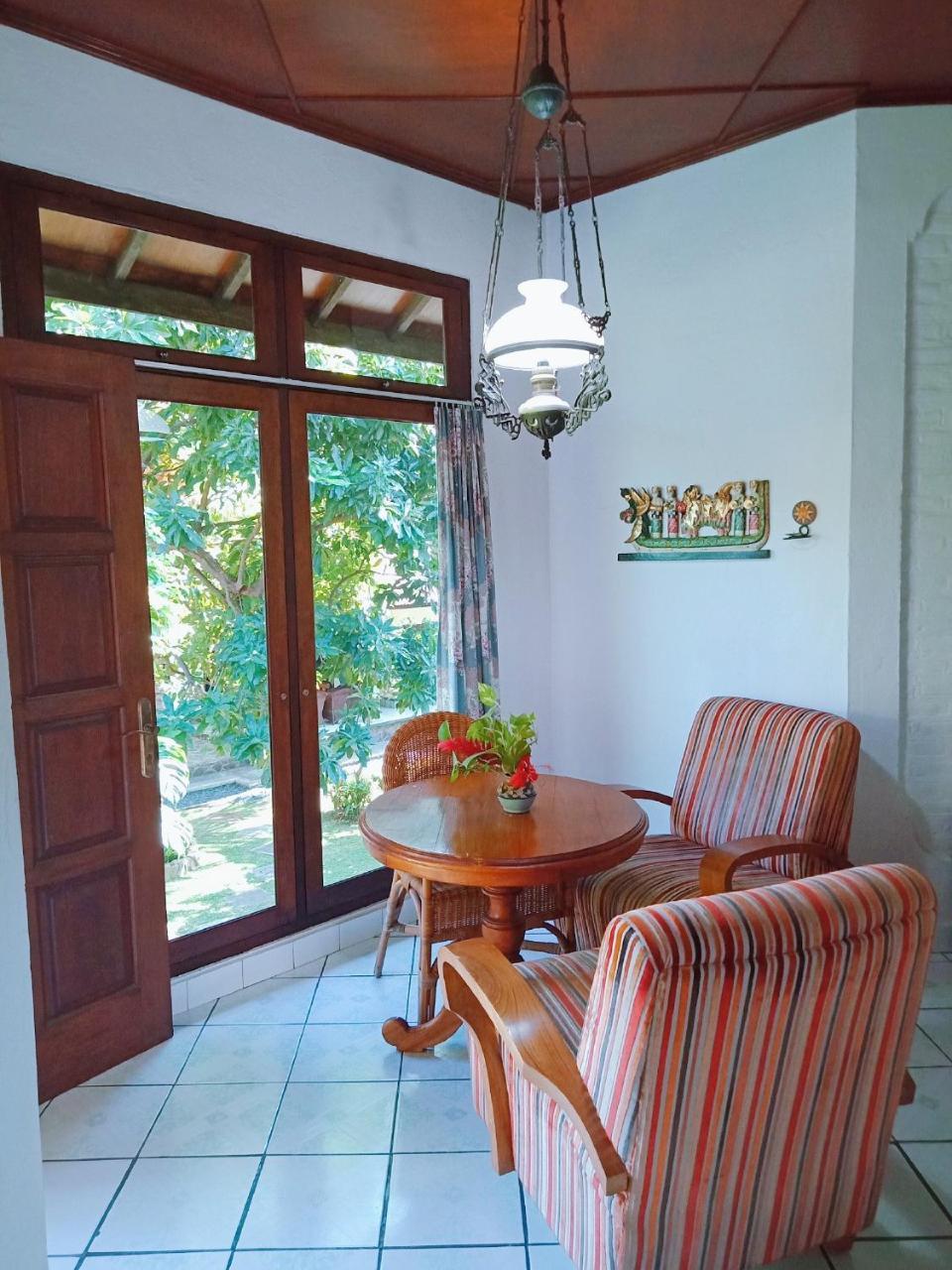 Rini Lovina (Bali)