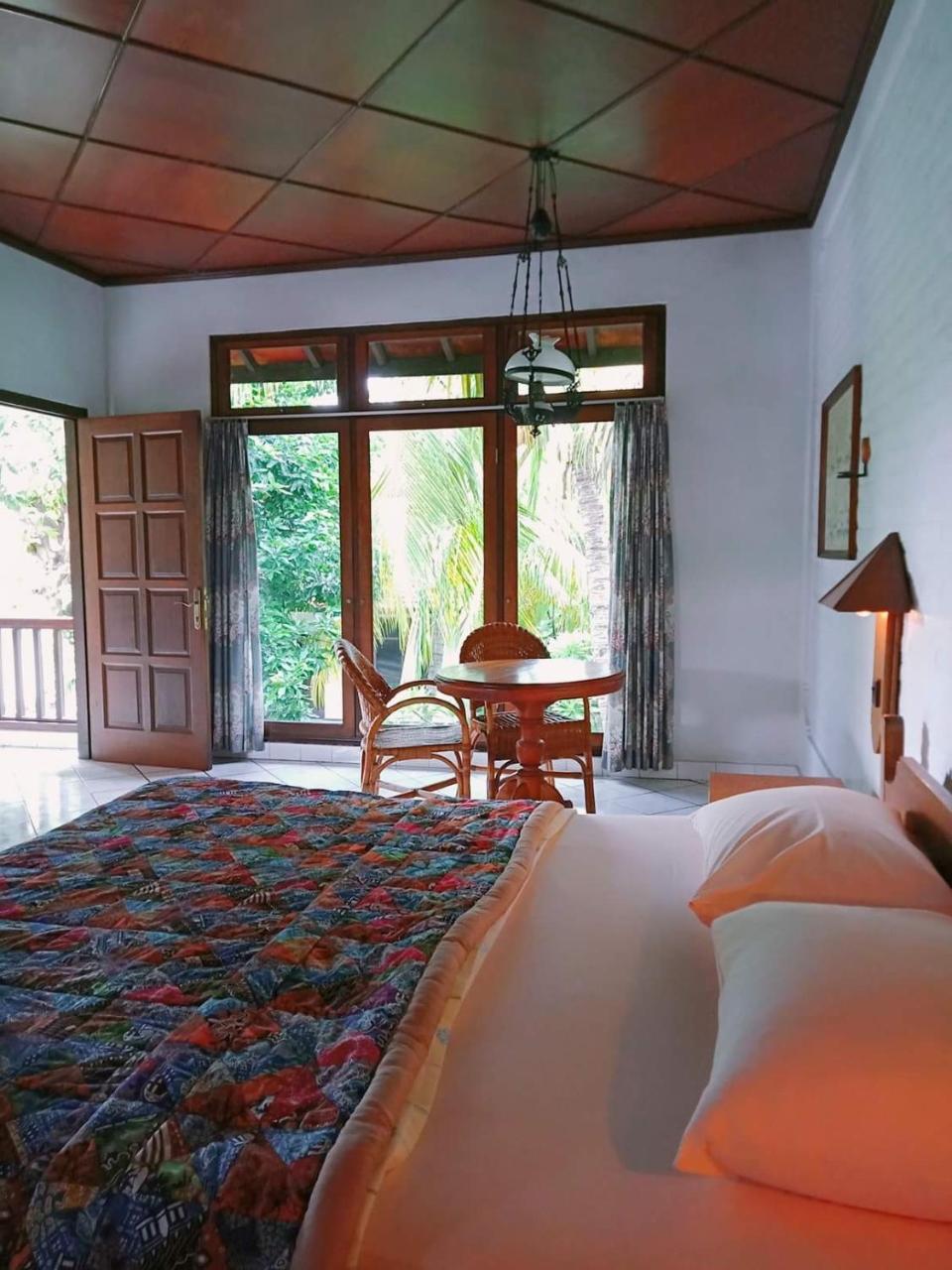 Rini Lovina (Bali)