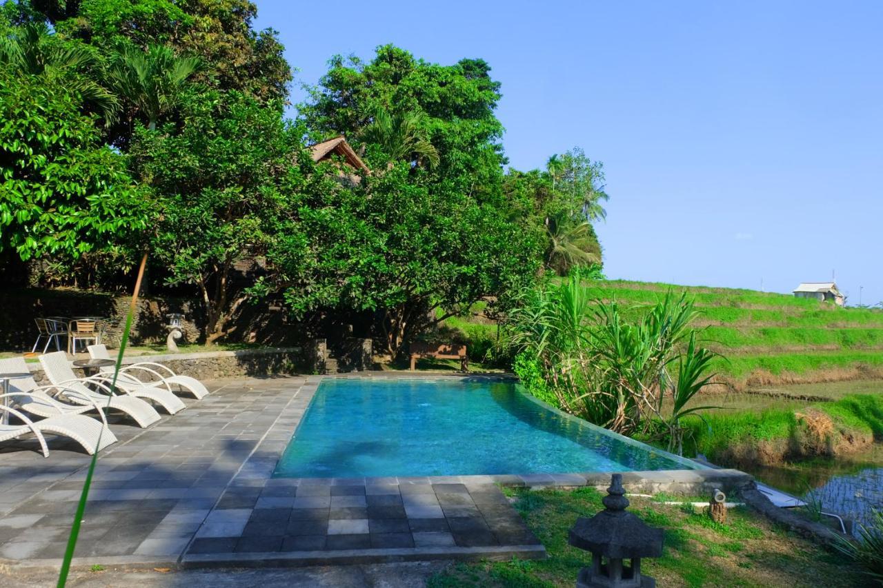 Resort Puri Taman Sari 3*