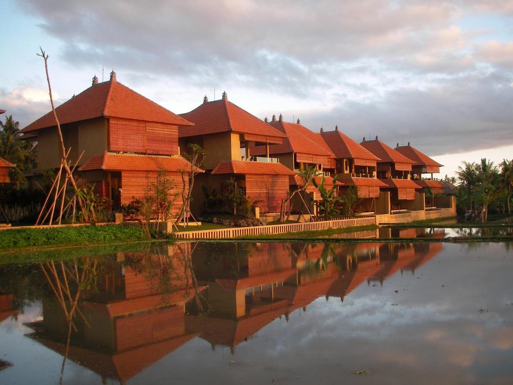 Field And Restaurant Hotel 3*