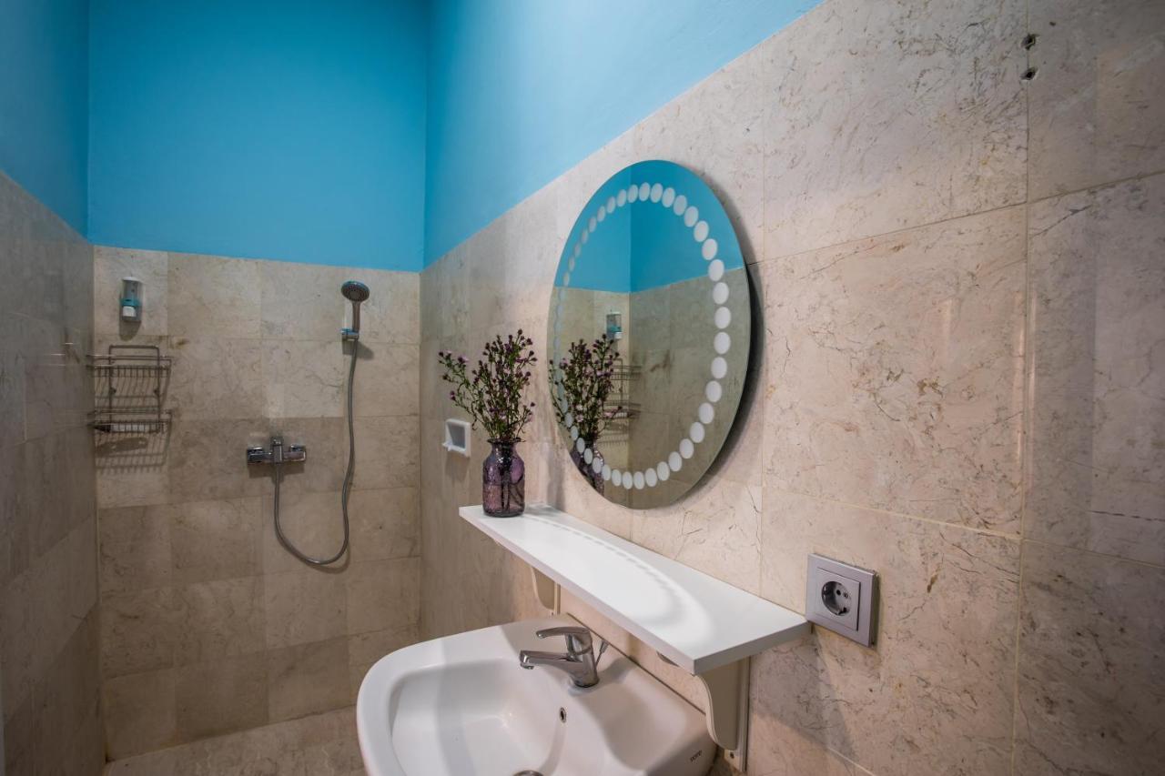 Laki Uma - Male Only Guest house *