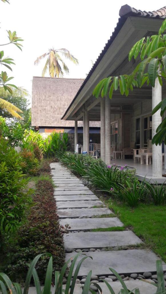 Vista Huts