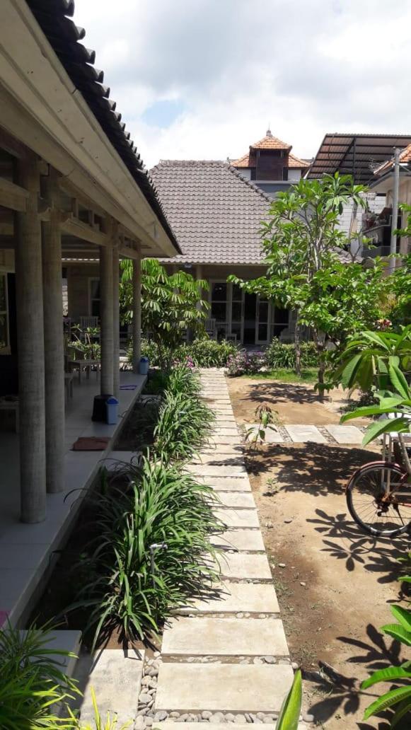 Vista Huts