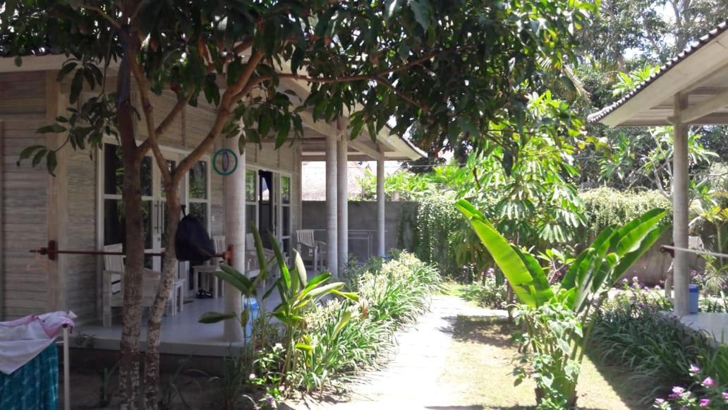 Vista Huts