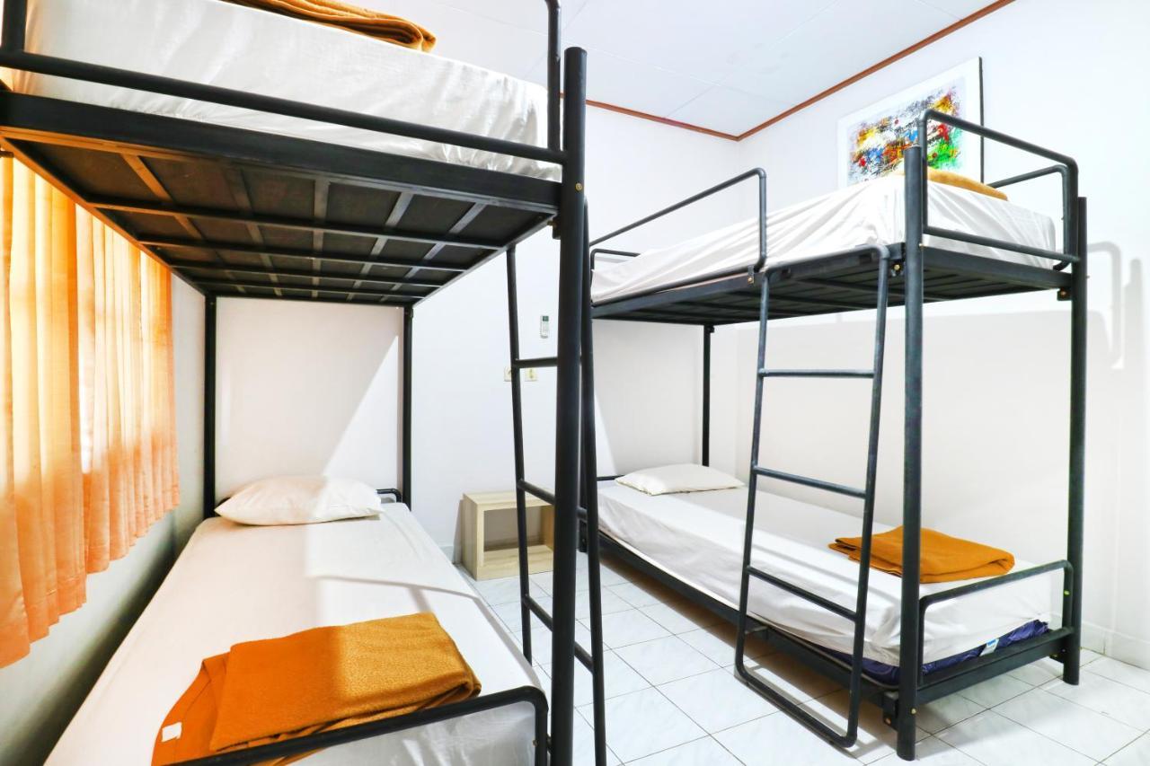 Palm Garden Kuta Guest house *