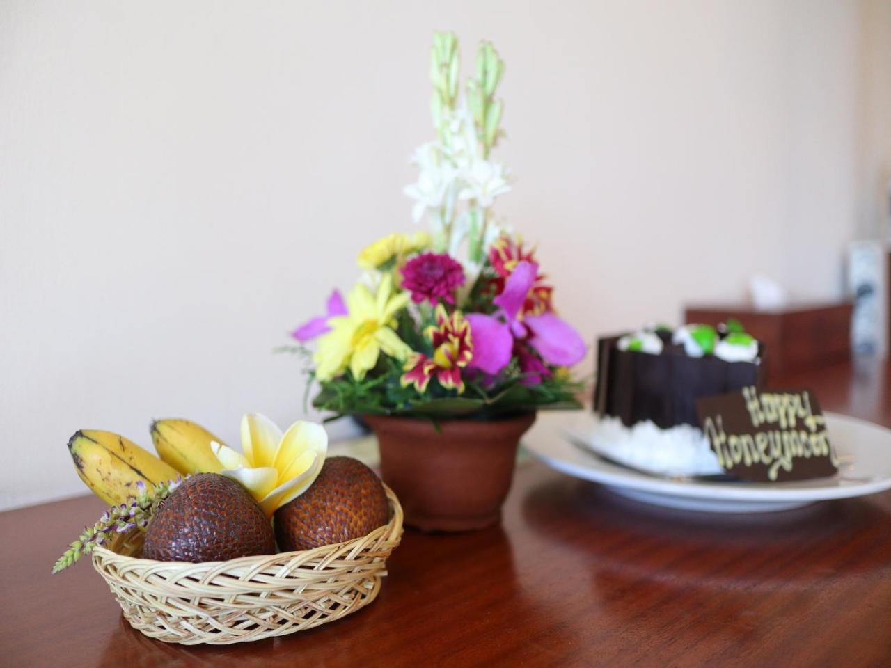 Biyukukung & Hotel 4*