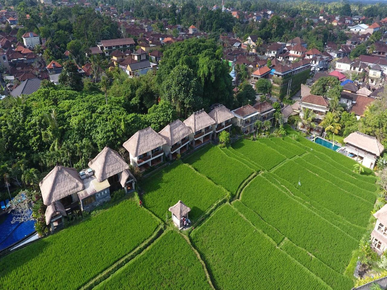 Biyukukung & Hotel 4*
