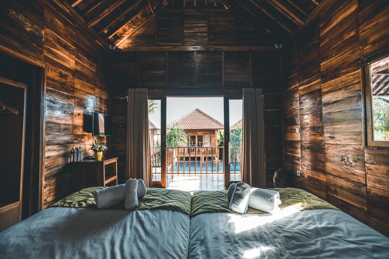 Homestay Ocho Bali Surf Camp *