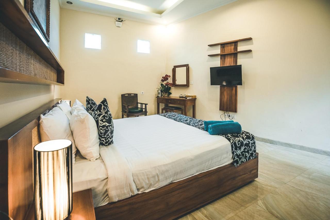 Ocho Bali Surf Camp Homestay
