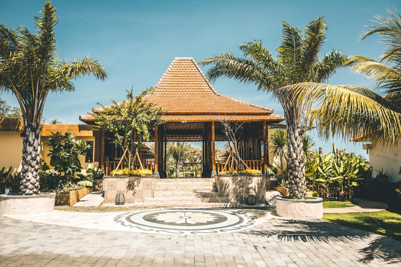 Ocho Bali Surf Camp Uluwatu (Bali)