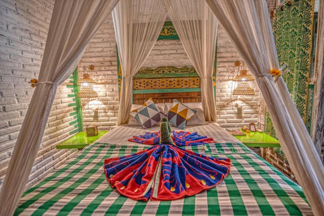 Santhiku & Tempat Tidur & Sarapan 2*