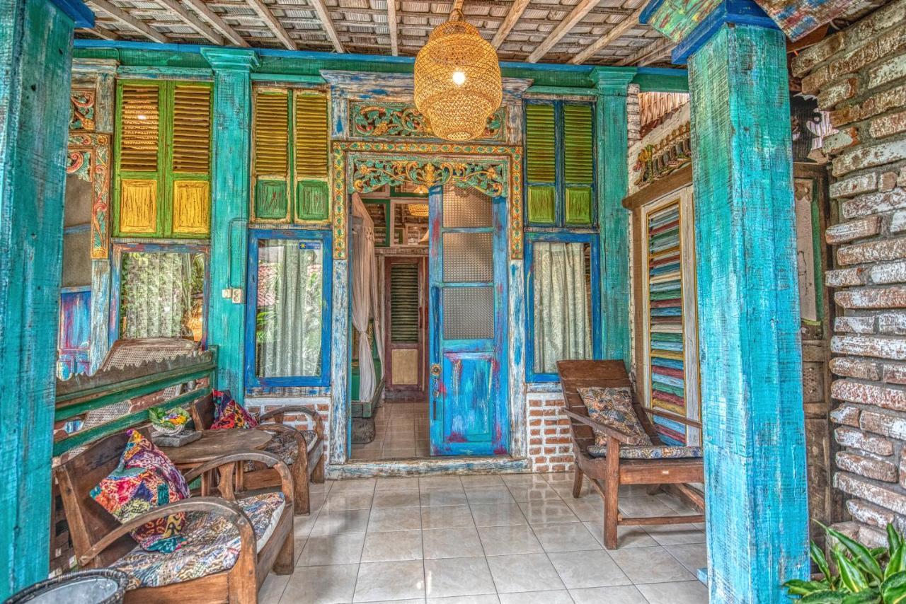 Santhiku & Tempat Tidur & Sarapan 2*