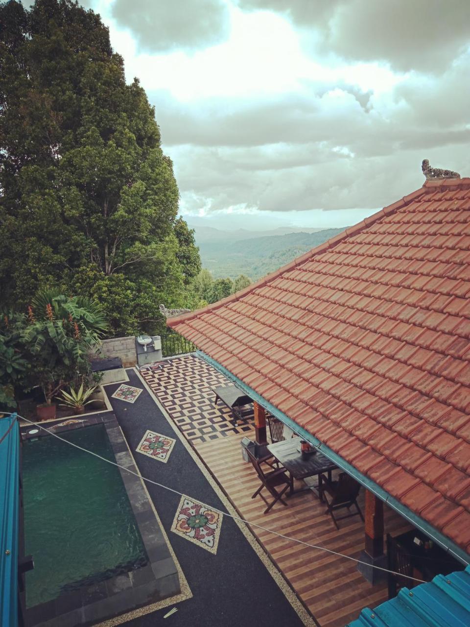 Adila Warung And Guest house *