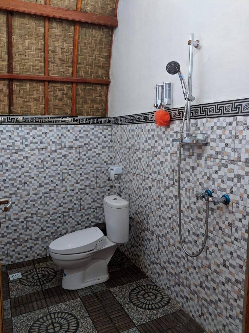 Q Rimbuk Bungalow * Toyapakeh