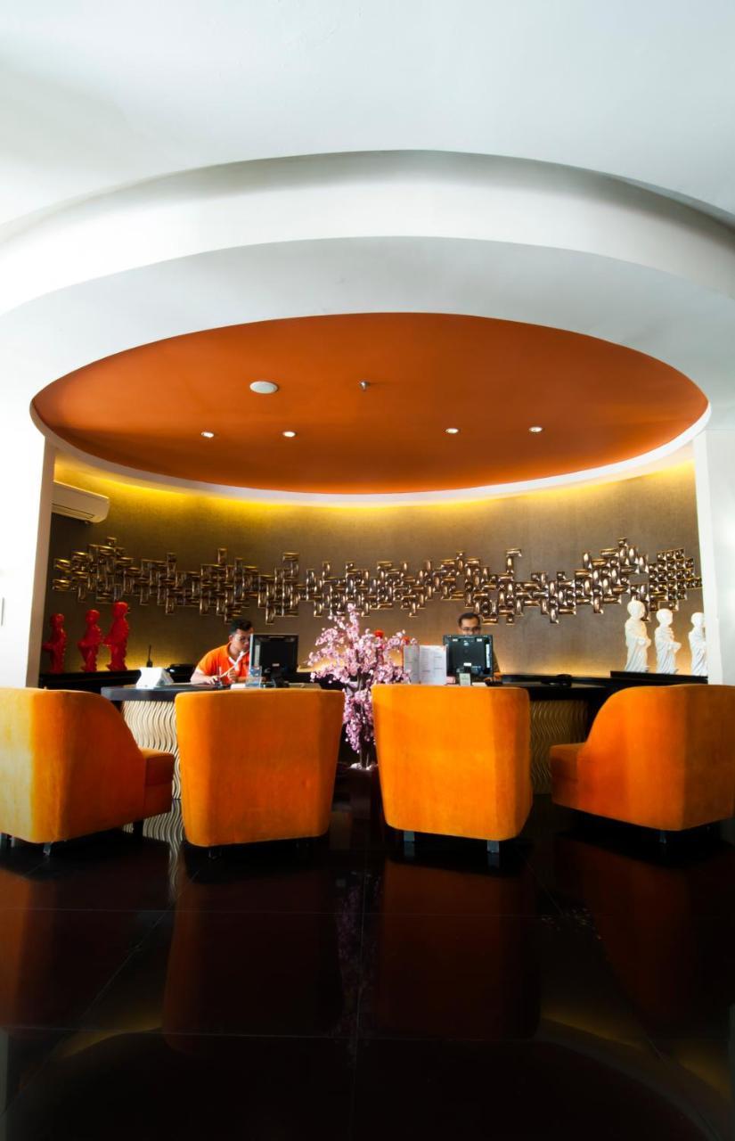100 Sunset Kuta & Ballroom